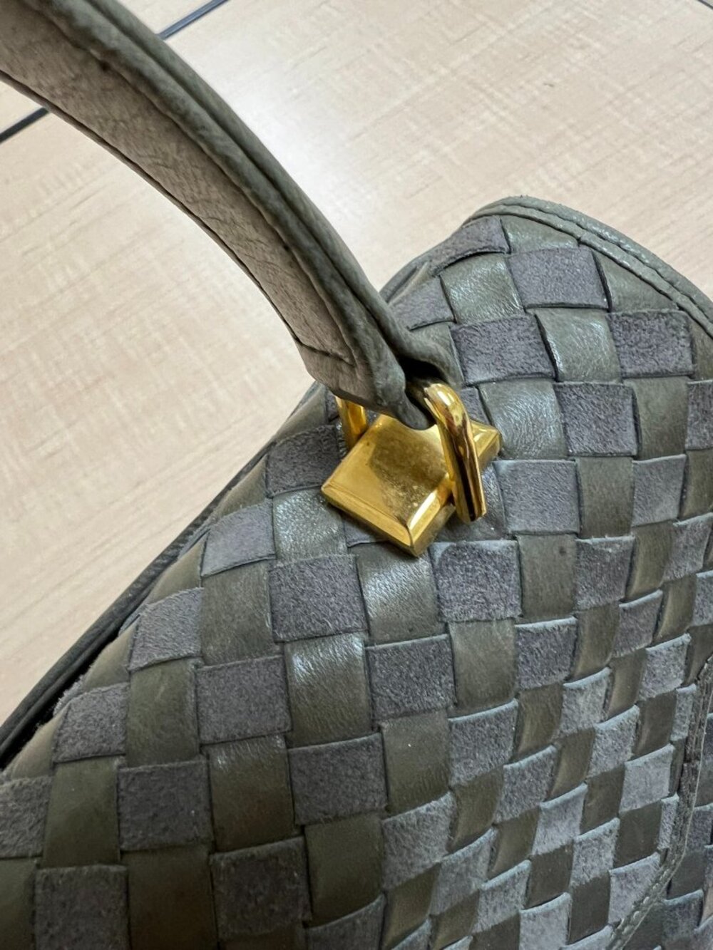Bally Vintage Woven Leather Top Handle Bag Intrecciato Style Gold Hardware - Picture 15 of 16